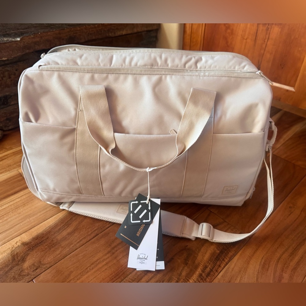 NWT Herschel Novel Duffel Tech Bag in Moonbeam Tonal